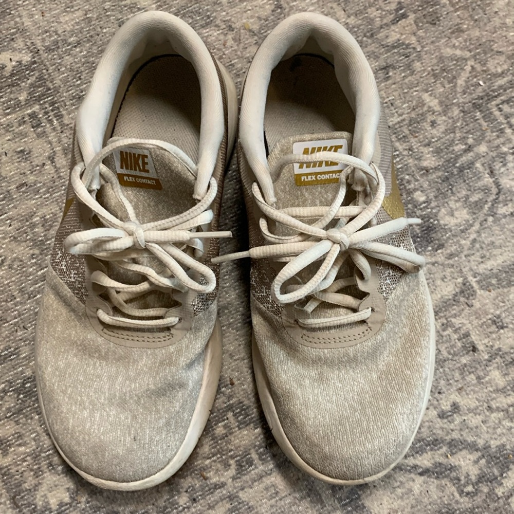 Nike shoes size 7